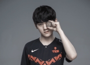 J9-JackeyLove回归赛场，出色防守首场状态亮眼，TES观众沸腾！的简单介绍