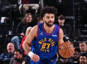 九游会-穆雷连续二十场比赛得分超过关键助攻，湖人挑战极限！的简单介绍