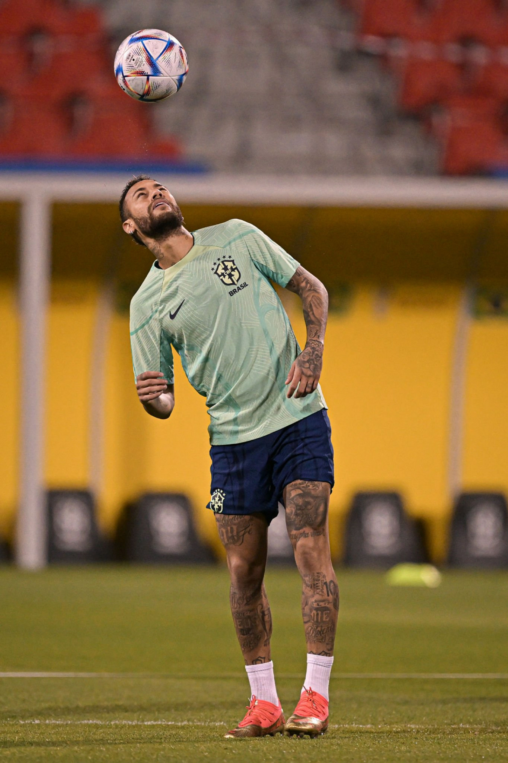 关于内马尔在RNG比赛中高光表现，爆冷引发热议！的信息